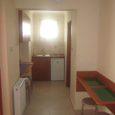 Poppe Vendeghaz Apartmán *