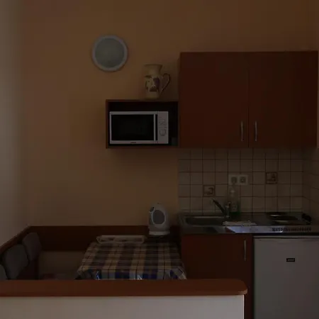 Poppe Vendeghaz * Orfű